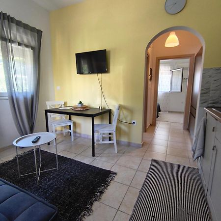 יאליסוס Cozy Apartment מראה חיצוני תמונה