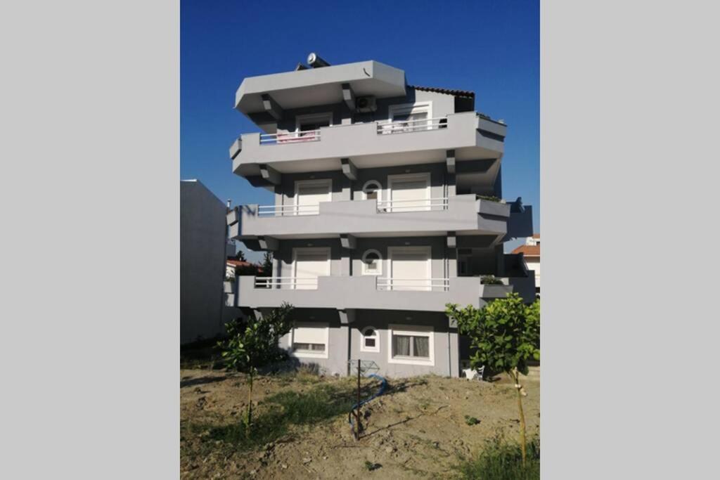 יאליסוס Cozy Apartment מראה חיצוני תמונה