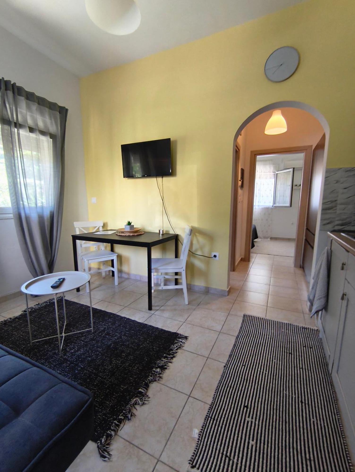 יאליסוס Cozy Apartment מראה חיצוני תמונה